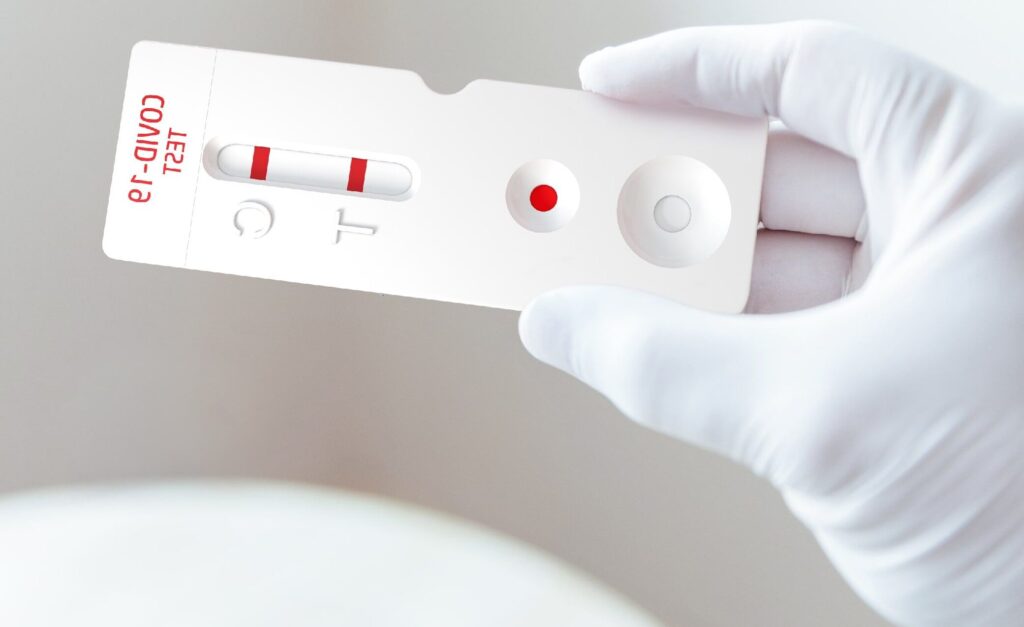 Gel hydroalcoolique : astuces et conseils de la parapharmacie Lafayette