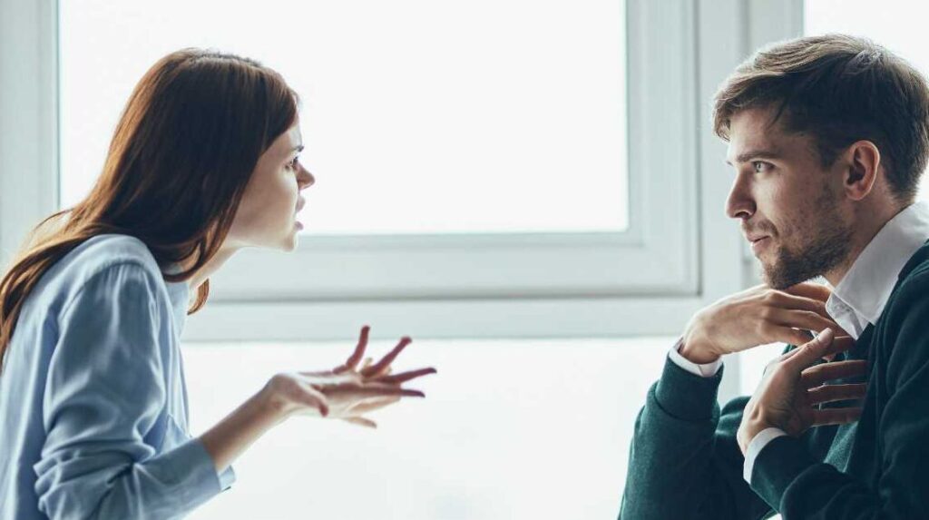 Comment reconnaître une femme Balance amoureuse : les symptômes révélateurs
