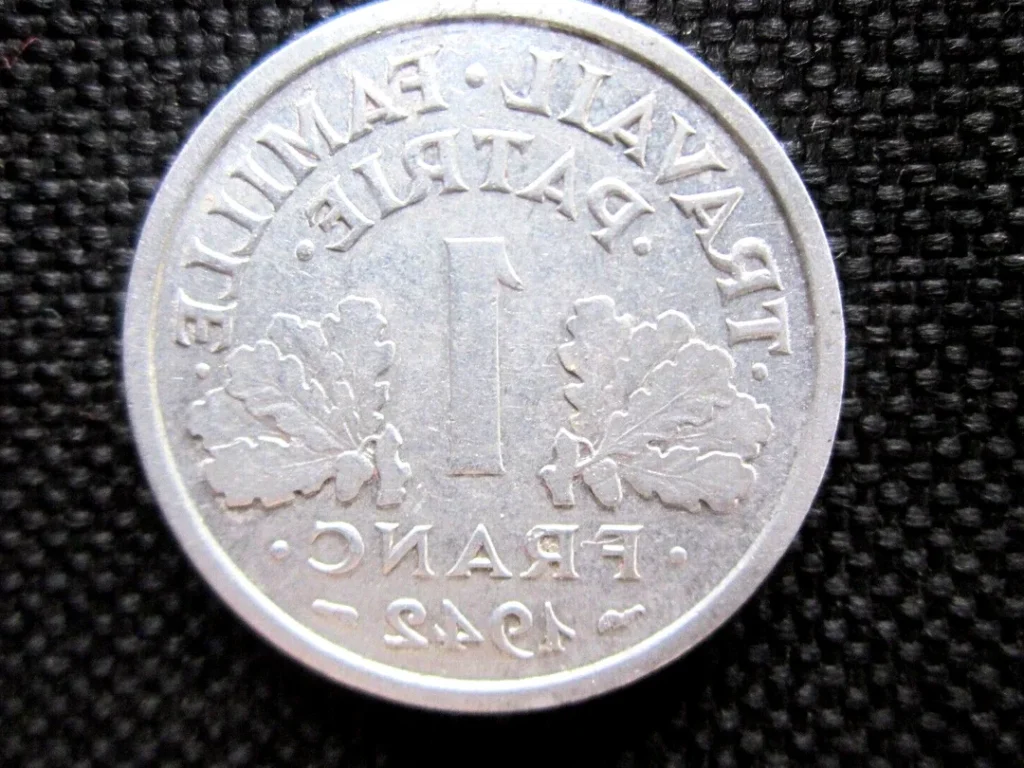 Votre pièce de 1 franc de 1943 vaut-elle de l’or ? Découvrez sa valeur réelle